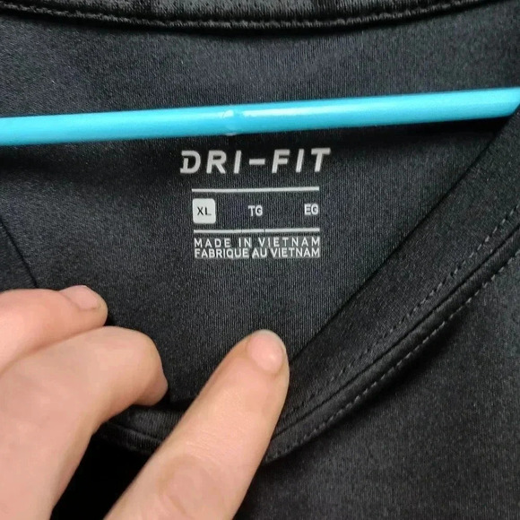 Nike Dri-FIT Sleeveless black youth extra large athletic tee - Picture 5 of 6